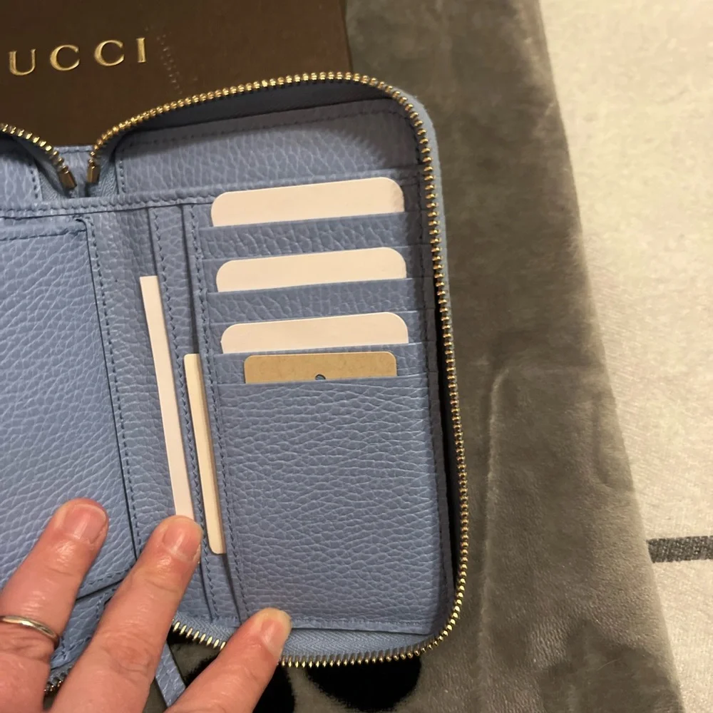 NIB Gucci multi card wallet - Picture 4 of 5